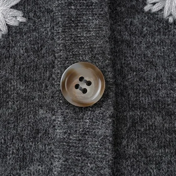 Grey 100% Wool Embroidered Vest – Button Front, Minimal Style - Picture 7 of 8